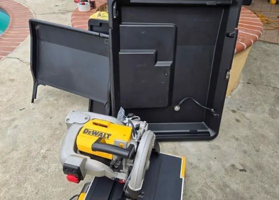 DeWALT-Wet Tile–Cutter