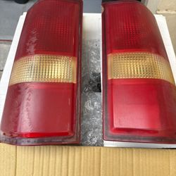 Chevy Express 2003 Rear Light 