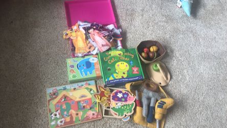 Toys and 3 puzzles (age3 and up)