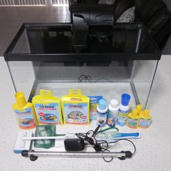 * 10 Gal. Fish Tank / Aquarium And Filter , Lamp And A Lot More * Excellent Condition . Must See To Appreciate .