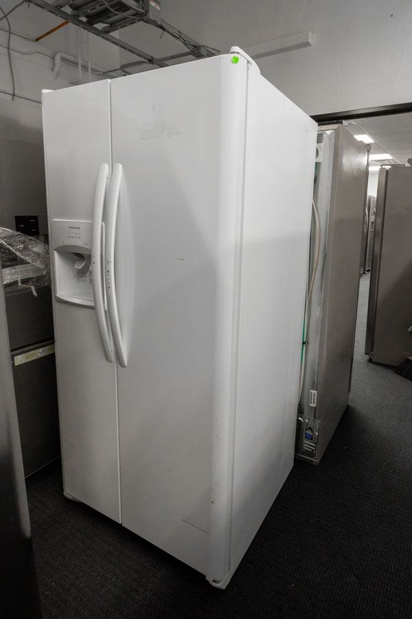 New Frigidaire White Side by Side Refrigerator NO HANDLES for Sale in