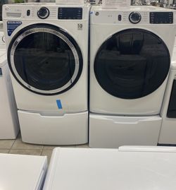 Washer Dryer Brand New Front Loader Whirlpool