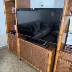 Solid Wood Entertainment Unit 