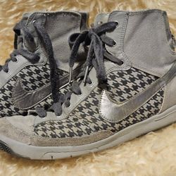 Women's Nike High Tops Shoes Tennis Shoes Sneakers 8.5