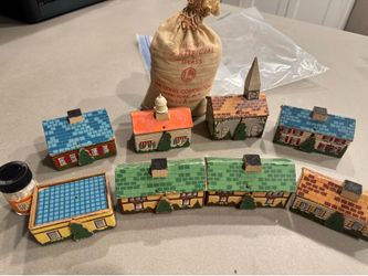 Vintage Lionel Postwar O Gauge Train Scenery Lot - Houses, 919 Grass, & Smoke Pellets
