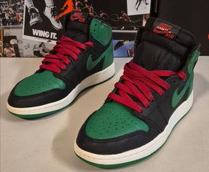 Authenticity Guarantee
Size 10.5 - Jordan 1 Retro OG High 2.0 555088-030 Youth Size 5.5