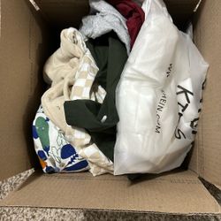 18 Pieces Of Kids Clothing