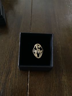 “E” initial ring