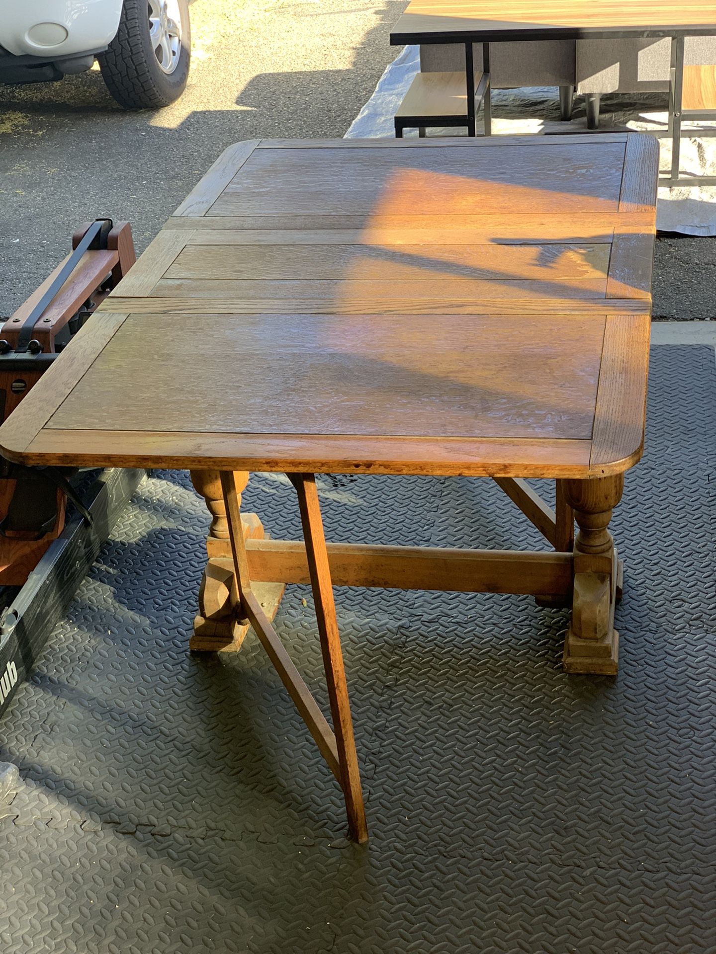 Antique solid oak dual drop leaf farmhouse table - 52.5”l x 35.5”w x 29.5”h