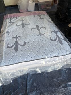 Full size mattress