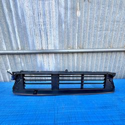 2017 2018 2019 Honda CR-V Front Radiator Air Shutter OEM (ORIGINAL WITH MOTOR)