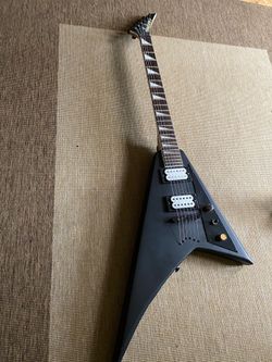 Jackson Rhoads JS32t electric guitar