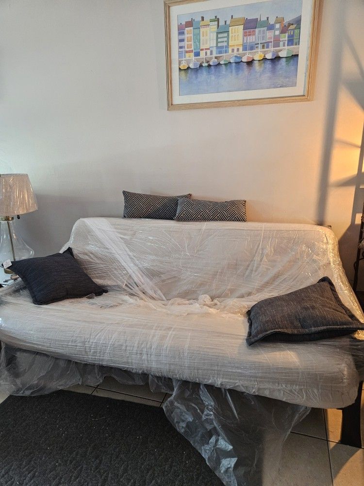 Full Size FUTON AND MATCHING COMFY CHAIR