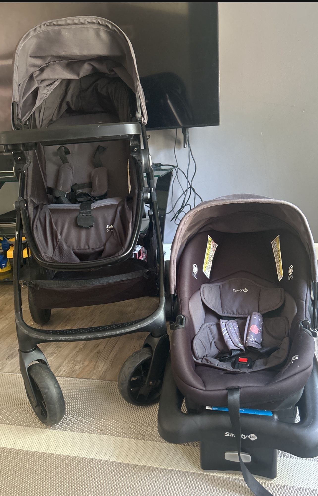 Baby Stroller ,car seat And Base Included