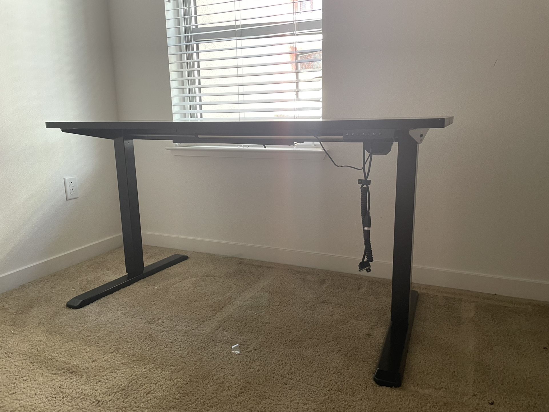 Vivo Electric Height Adjustable 60 X 24 Inch Memory Stand Up Desk 