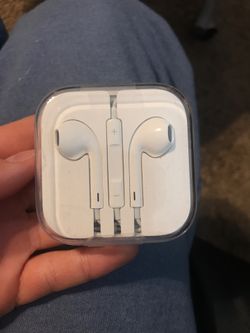 Apple earbuds