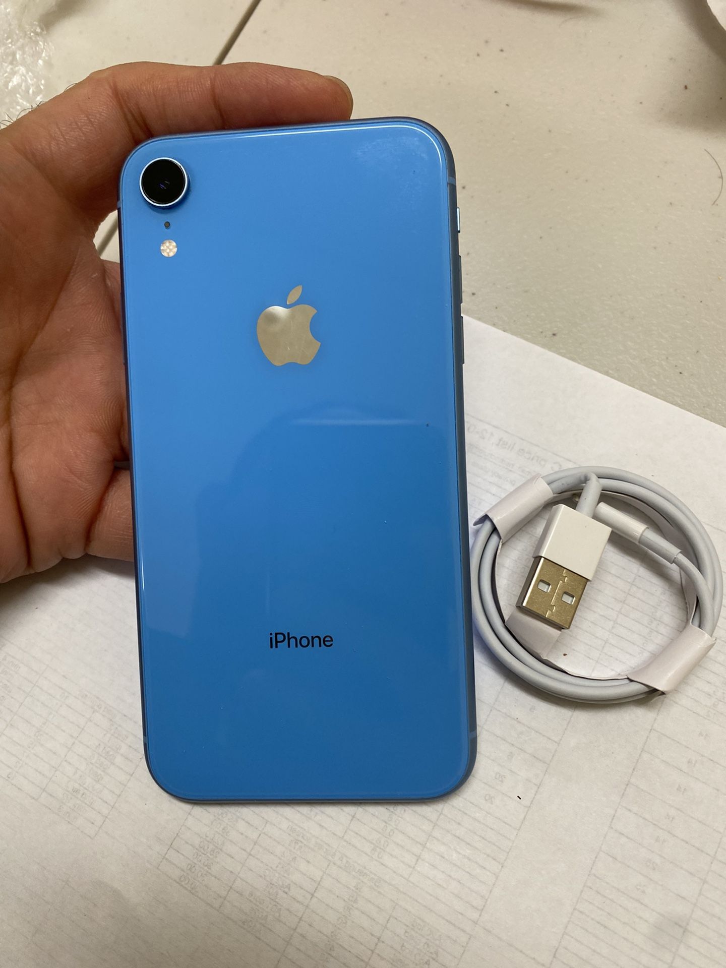 iPhone XR Unlocked For All Carriers for Sale in Federal Way, WA OfferUp