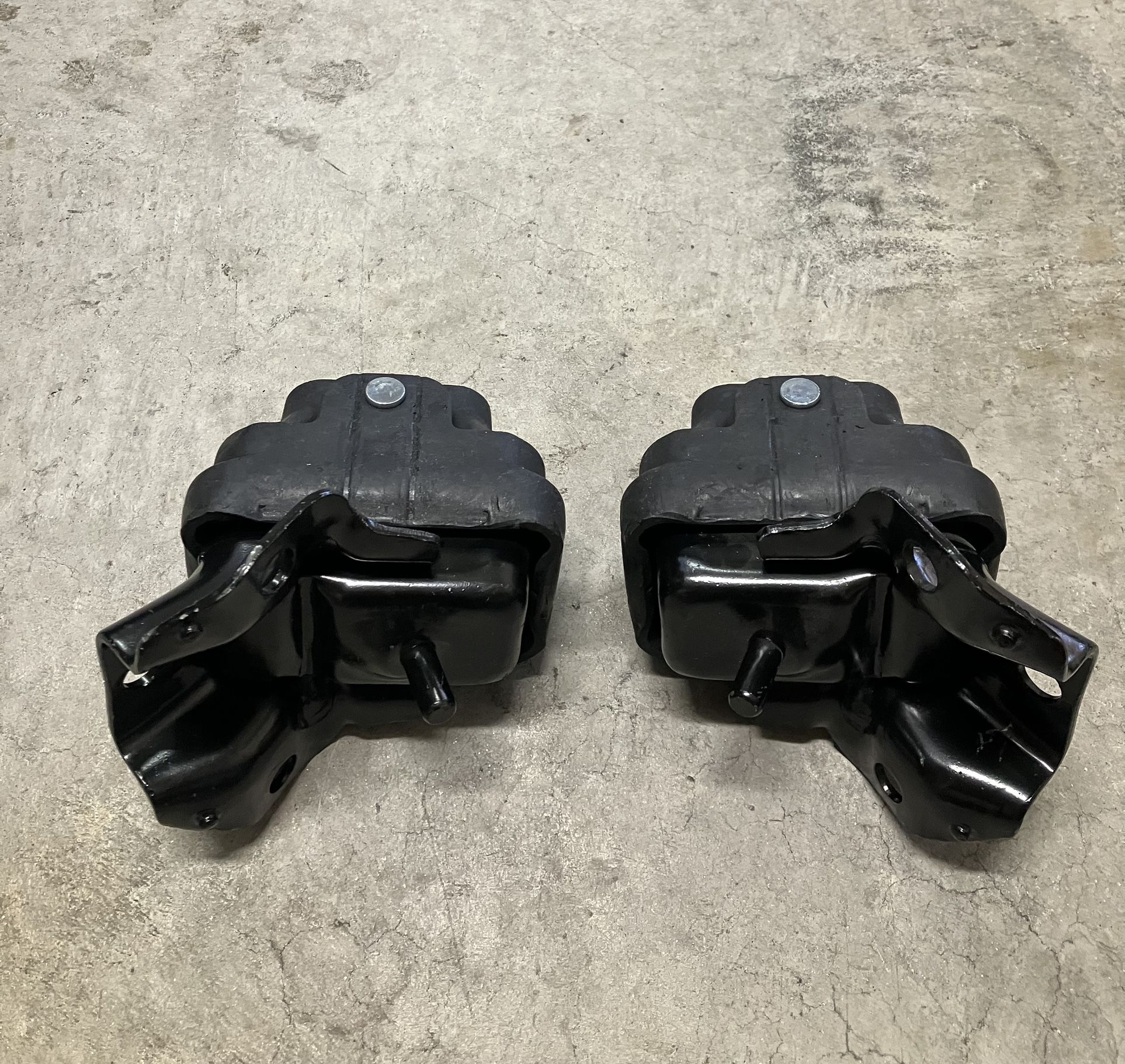 3211 Anchor | Front Right/Left Motor Mount 2pk