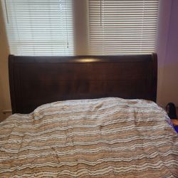 Queen Bedroom 