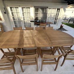 Expandable Teak Oval Table