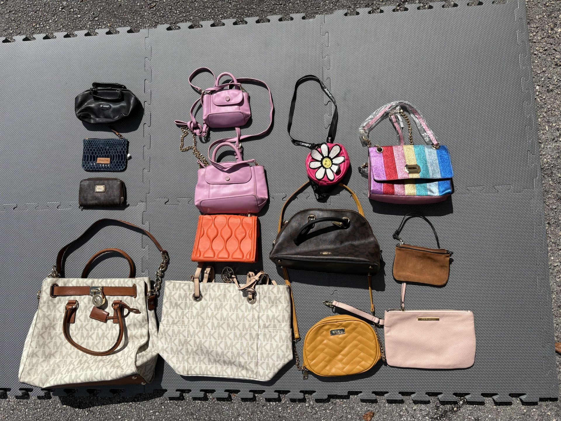 π₯ Lot of 14 Used Bags β Michael Kors, Coach β Only $50!