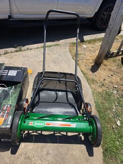 Scotts 20 in. Manual Walk Behind Reel Lawn Mower, Includes Grass Catcher