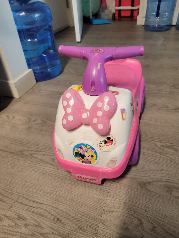 Minie Mouse Themed Saddle Kart For Kids