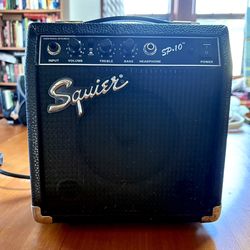 Squier SP10 1x6" 10w Guitar Combo Portable Amp Turns On/ Muted Sound