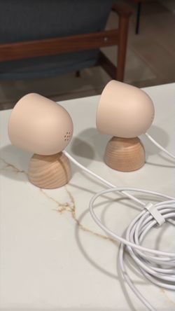 2 Nest Cam (indoor, wired) Sand with wood base