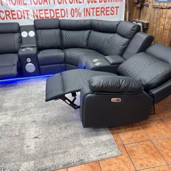 Power Reclining Sectional With Bluetooth Speakers And LED Lights Brand New 