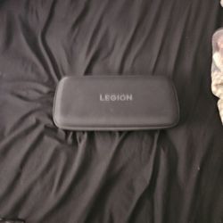 Lenovo Legion Go 8.8" 144Hz WQXGA Handheld Touchscreen Gaming PC AMD Ryzen Z1 Extreme 16GB RAM 1TB SSD Shadow Black, 8APU1