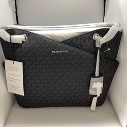 **LIKE NEW ** Michael Kors large Jet Set Signature Shoulder Bag (Black And Grey)