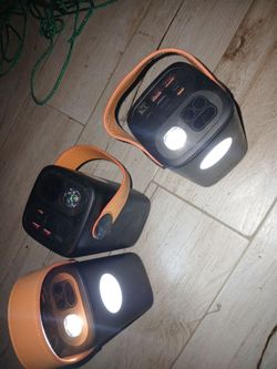 Inse Portable Charger with Built in Flash lights