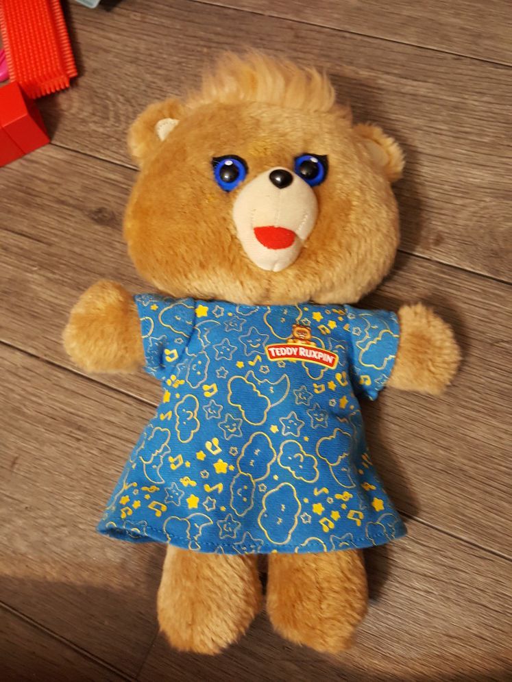 Teddy ruxpin bear