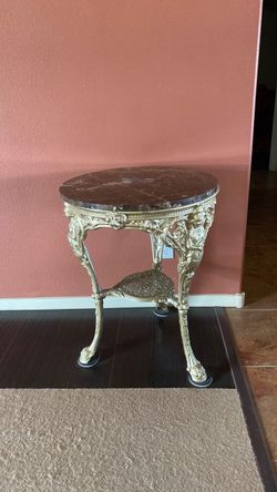 Mármol table.