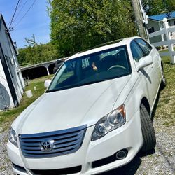 2008 Toyota Avalon · XLS Sedan 4D