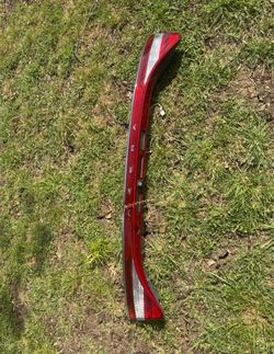2012-2014 hyundai azera 3rd break light taillight driver side