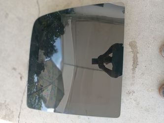 $70  2011 Chevy Express  glass window  passenger side (rear)