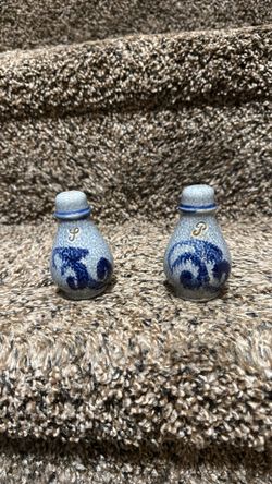 Vintage Salt Pepper Shakers