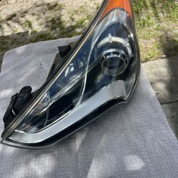 2012-2017 Hyundai Veloster Headlight Oem