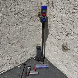 Dyson v7 animal+ cordless vacuum . 