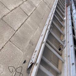 Good Condition, 28 Feet And More Sizes Available Aluminum Extension Ladders