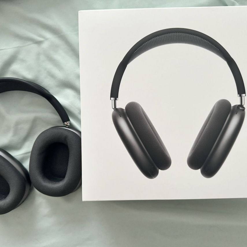 BRAND NEW! AirPods Max Space Grey