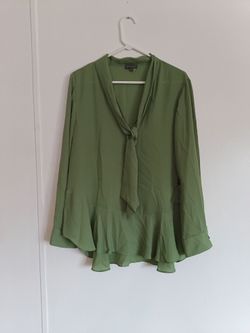 Vince Camuto Tie Neck Blouse in Green Size XL NWT