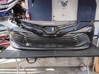 Toyota camry 2018-2020 front bumper oem