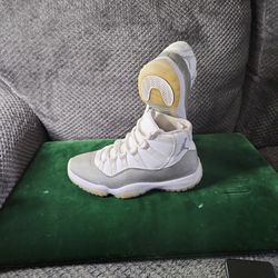Nike Air Jordan 11 Vast Gray/White Size 8.5 Men's 
