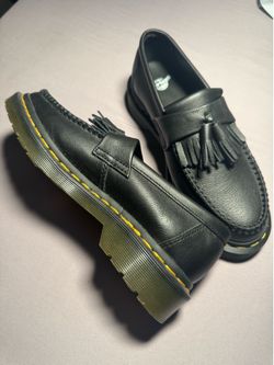 Dr. Doc Martens LA004 Adrian BEX Black Leather Tassel Loafers Women Sz 7 men’s size 6