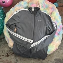 Nike track sweater for men Size Medium