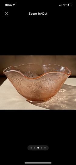 Tiara Glass Pink Serving Bowl 