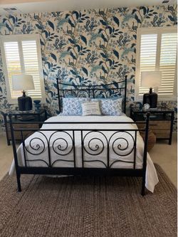 Queen bedroom group